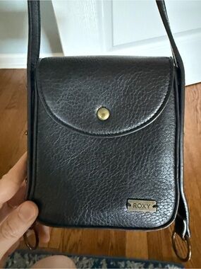 Roxy Black Pebbled Crossbody Bag
